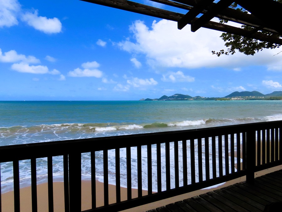 Lunch spot on St. Lucia © Gina Nichol